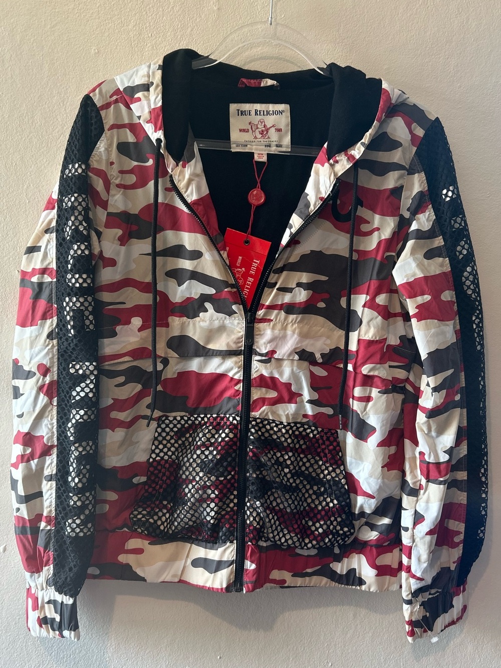 True Religion Women’s Ruby Red Camo Mesh Nylon Jacket Medium World Tour NWT